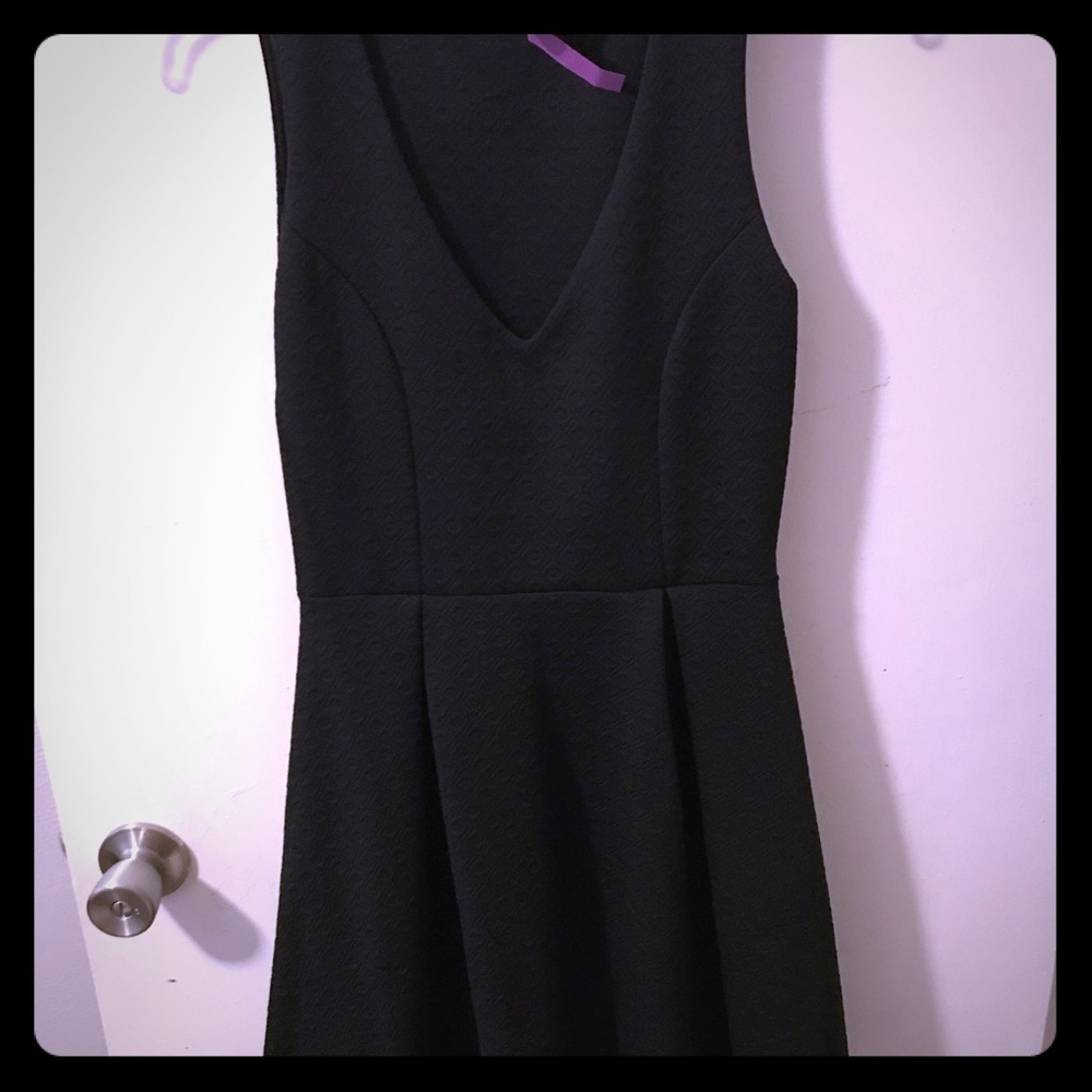 Classic black dress with pockets!